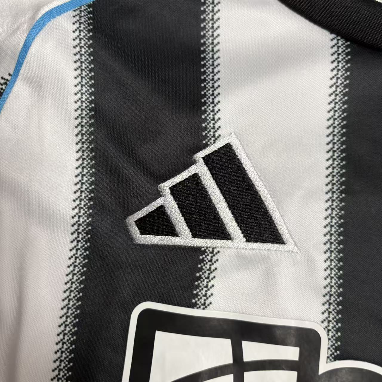 Kit Infantil Newcastle United Home 25/26