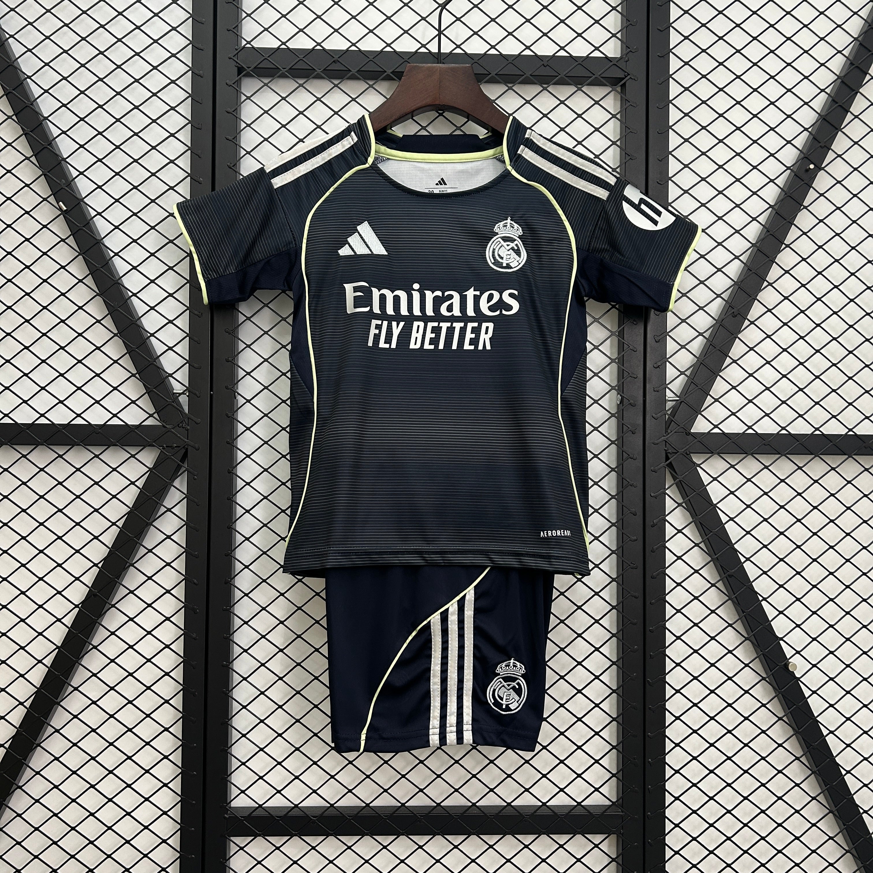 Kit Infantil Real Madrid Visitante 25/26