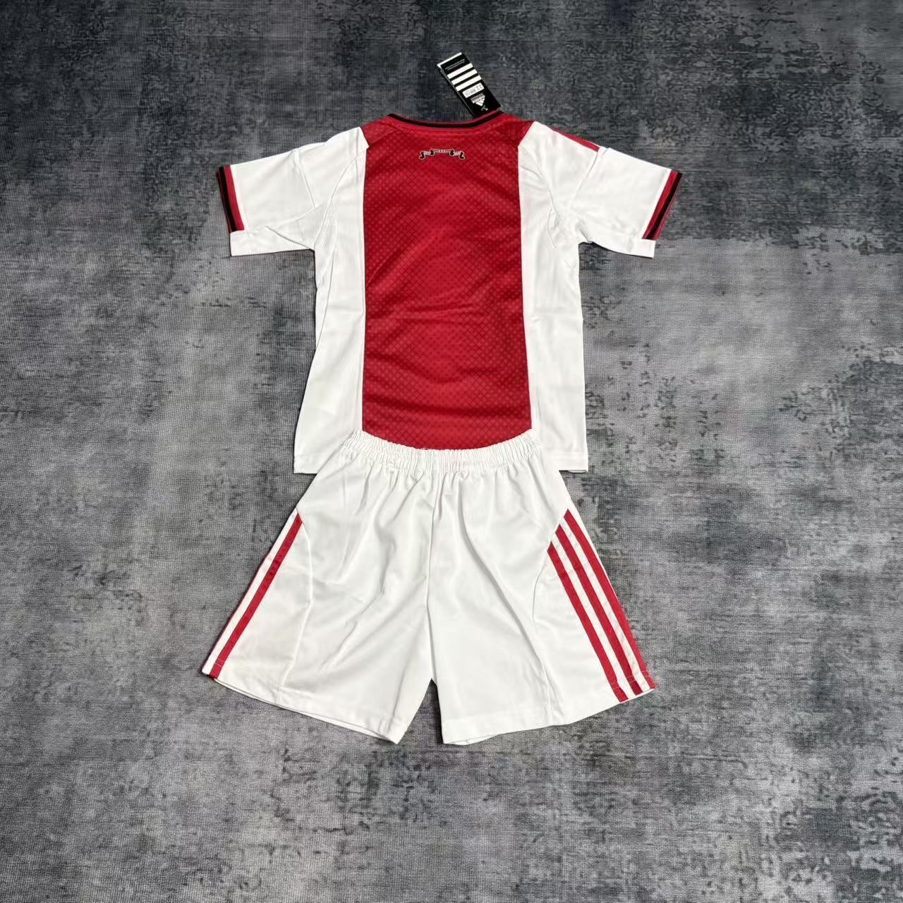 Kit Infantil Ajax Home 25/26