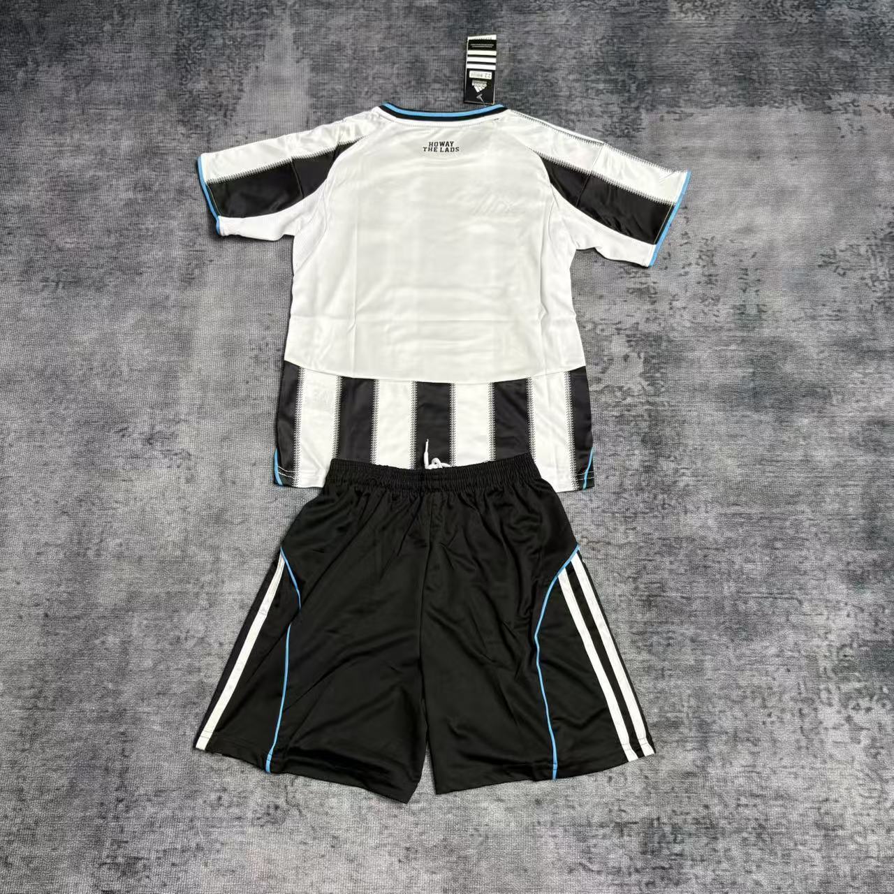 Kit Infantil Newcastle United Home 25/26