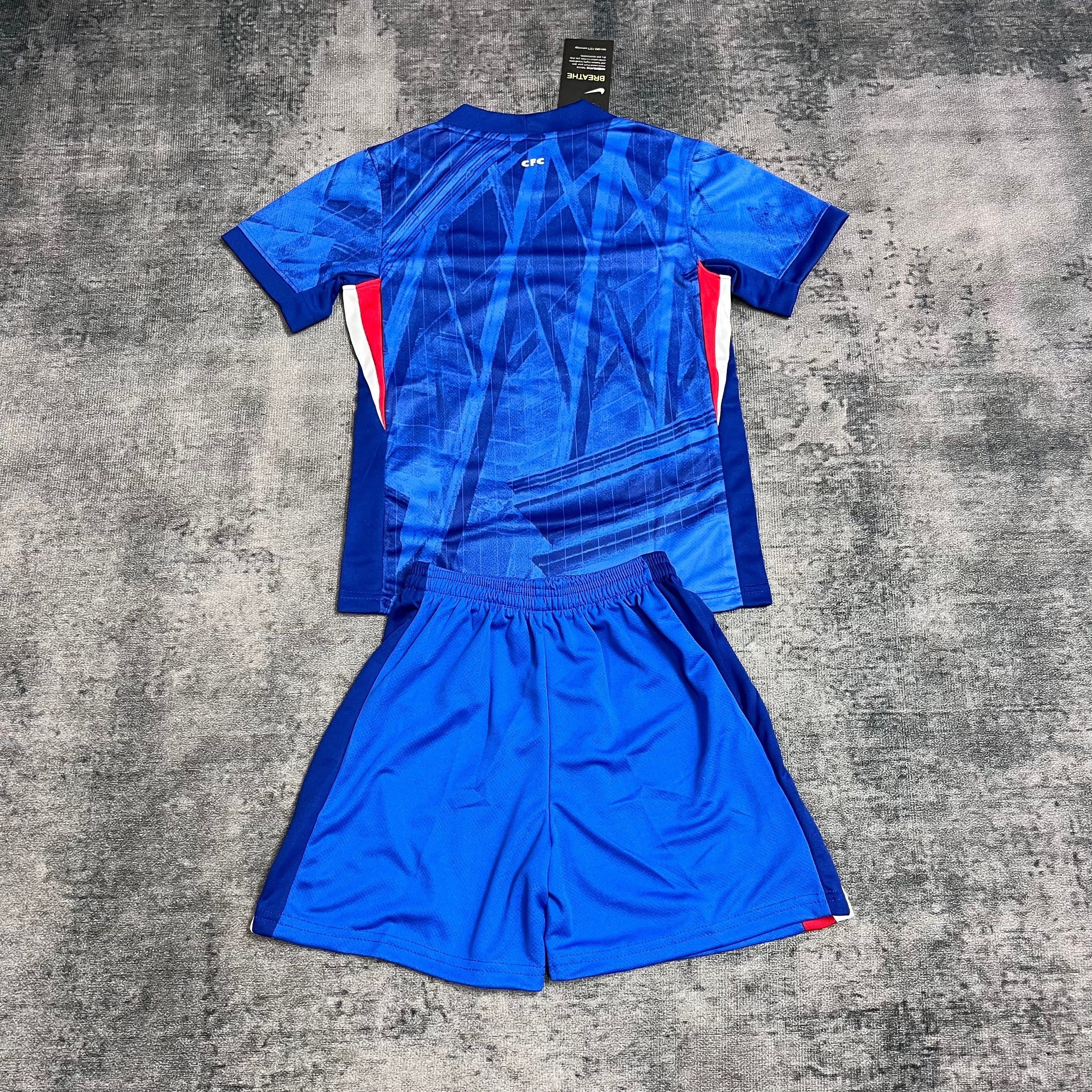 Kit Infantil Chelsea Home 25/26
