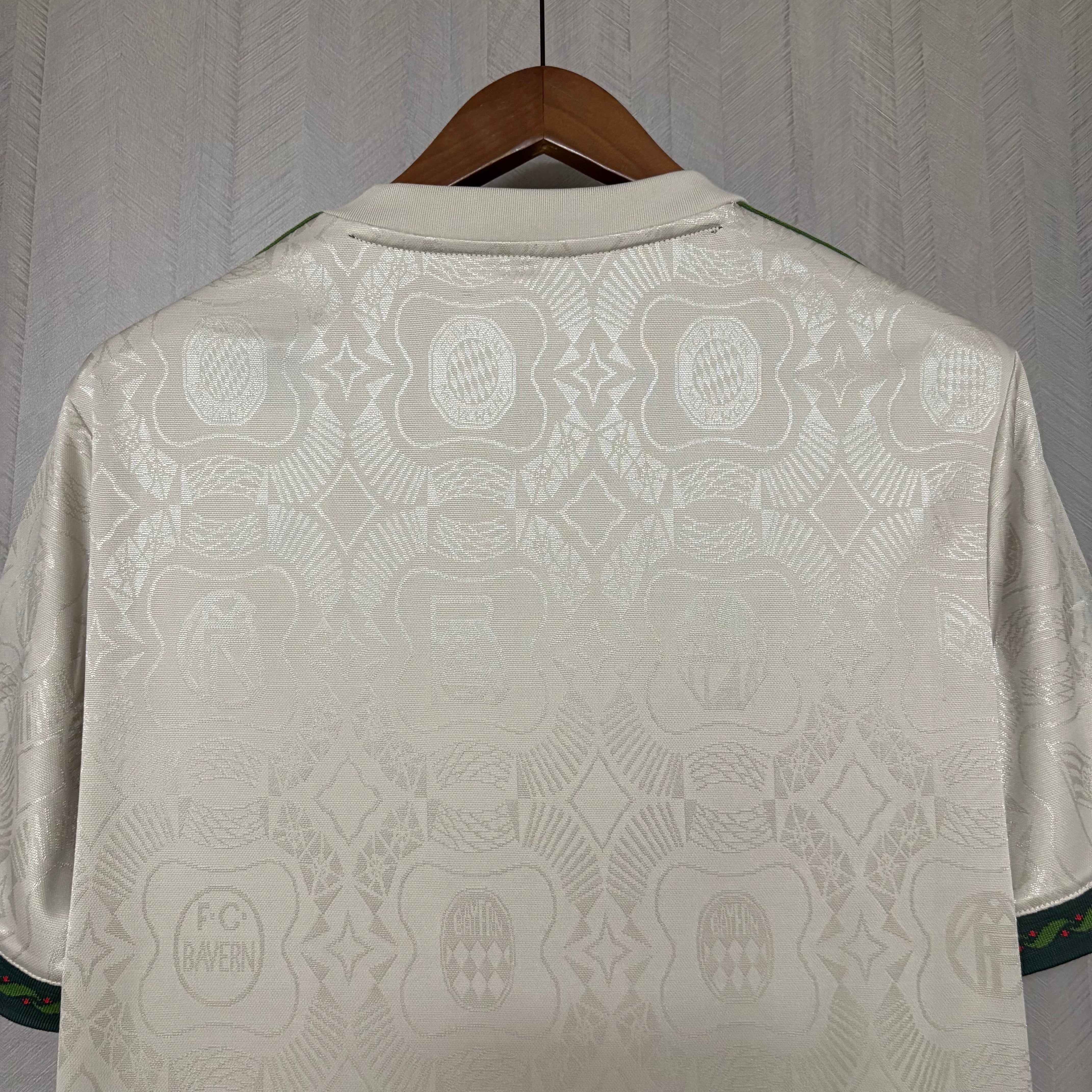 Camisa Bayern de Monique Edição Especial 25/26