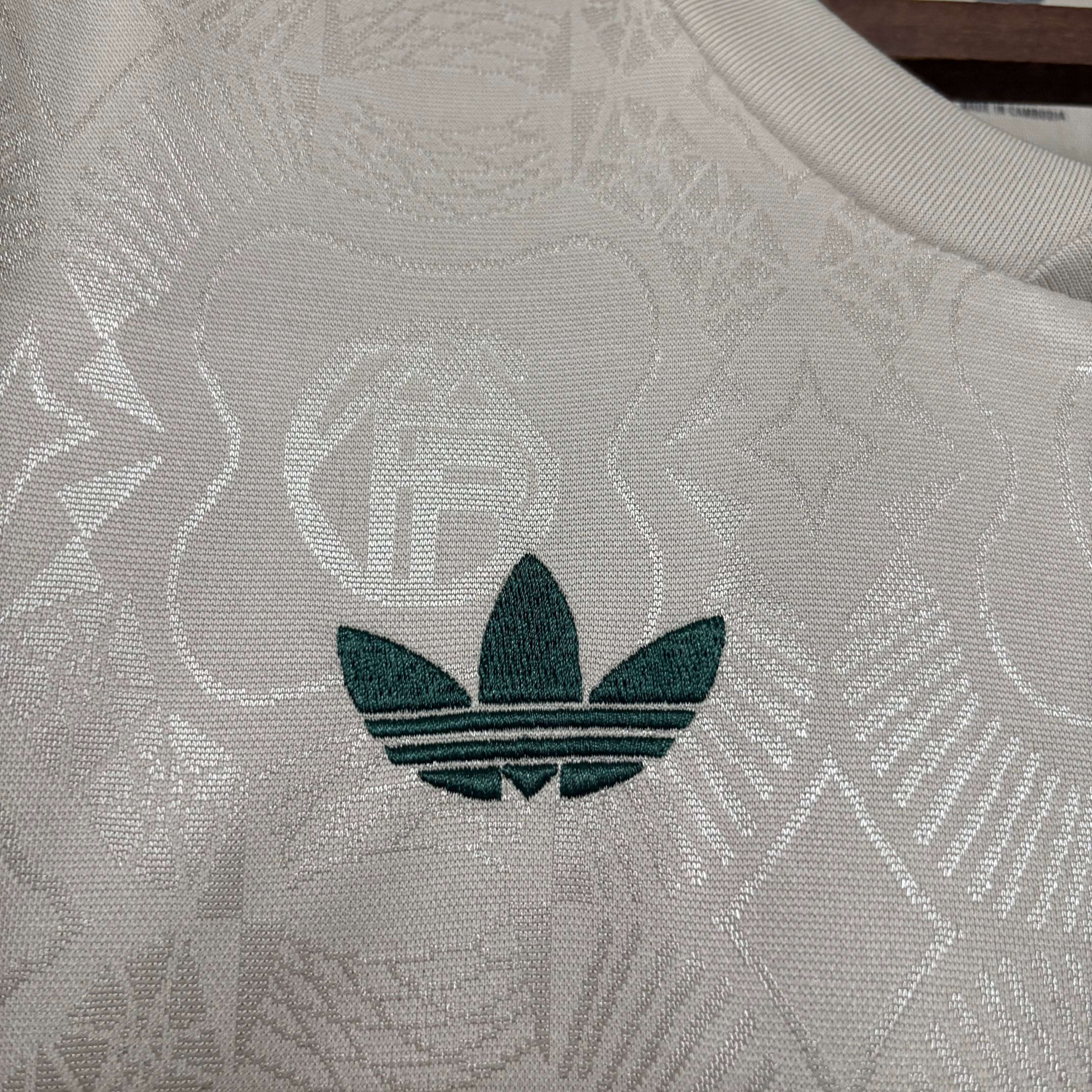 Camisa Bayern de Monique Edição Especial 25/26