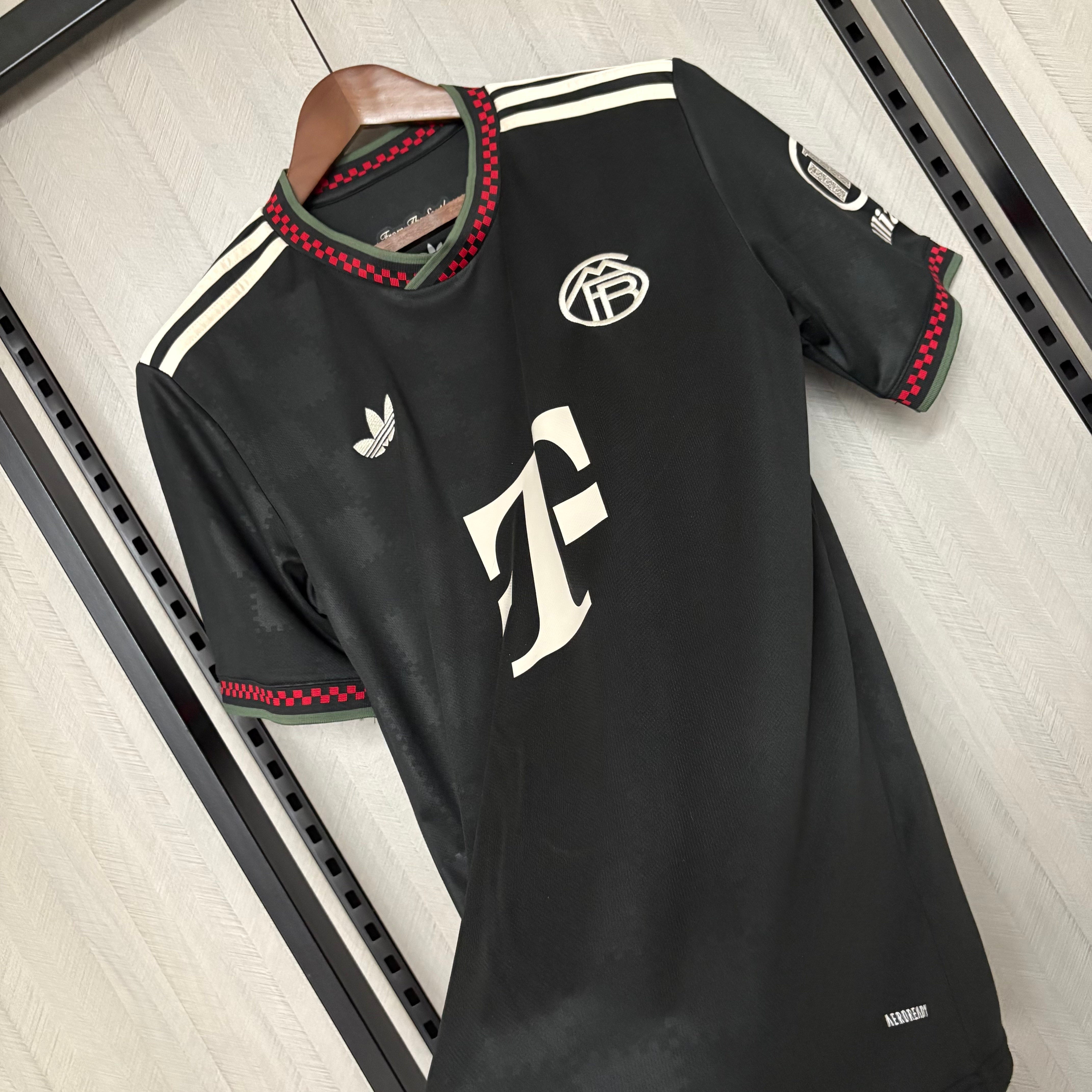 Terceira Camisa Bayern de Monique 25/26