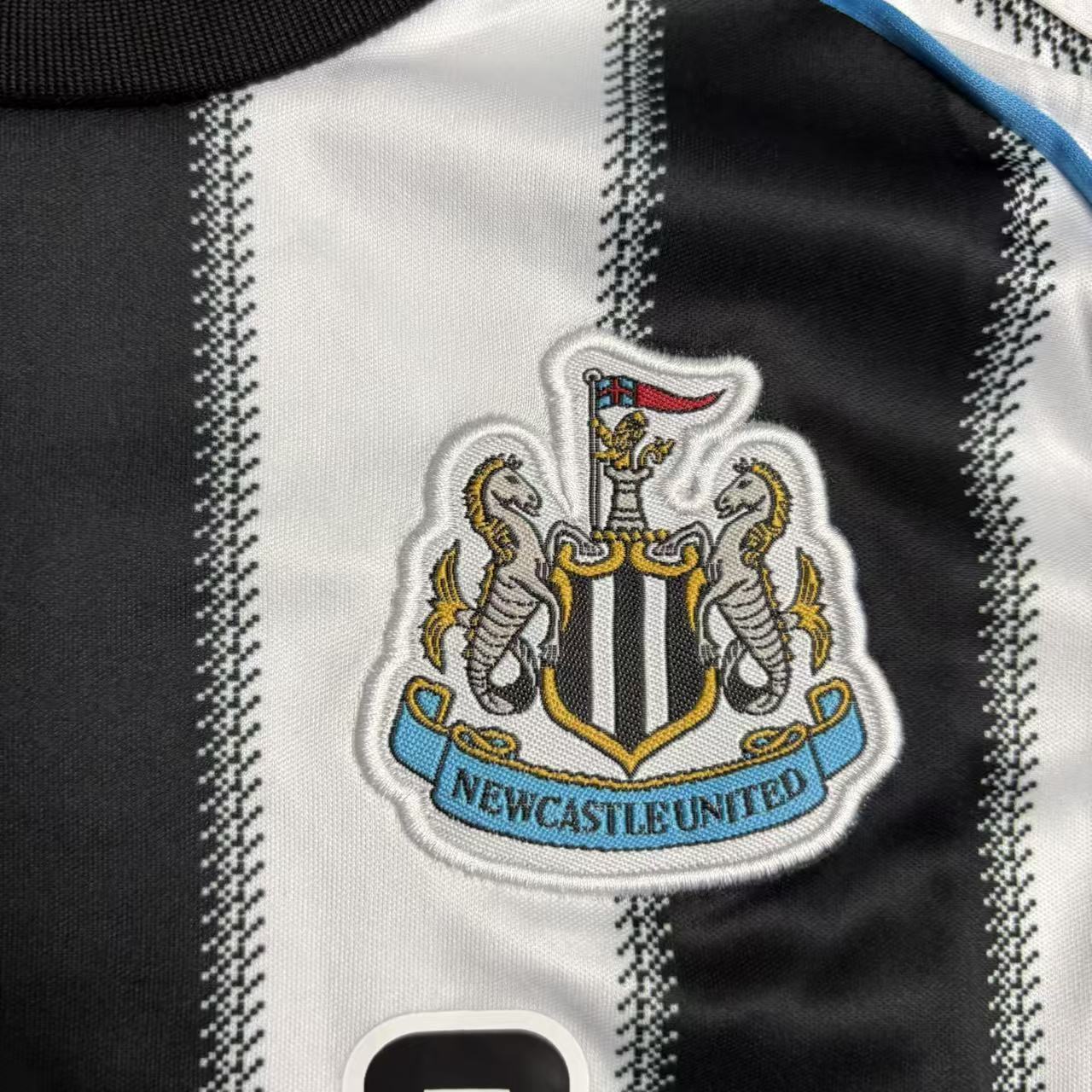 Kit Infantil Newcastle United Home 25/26