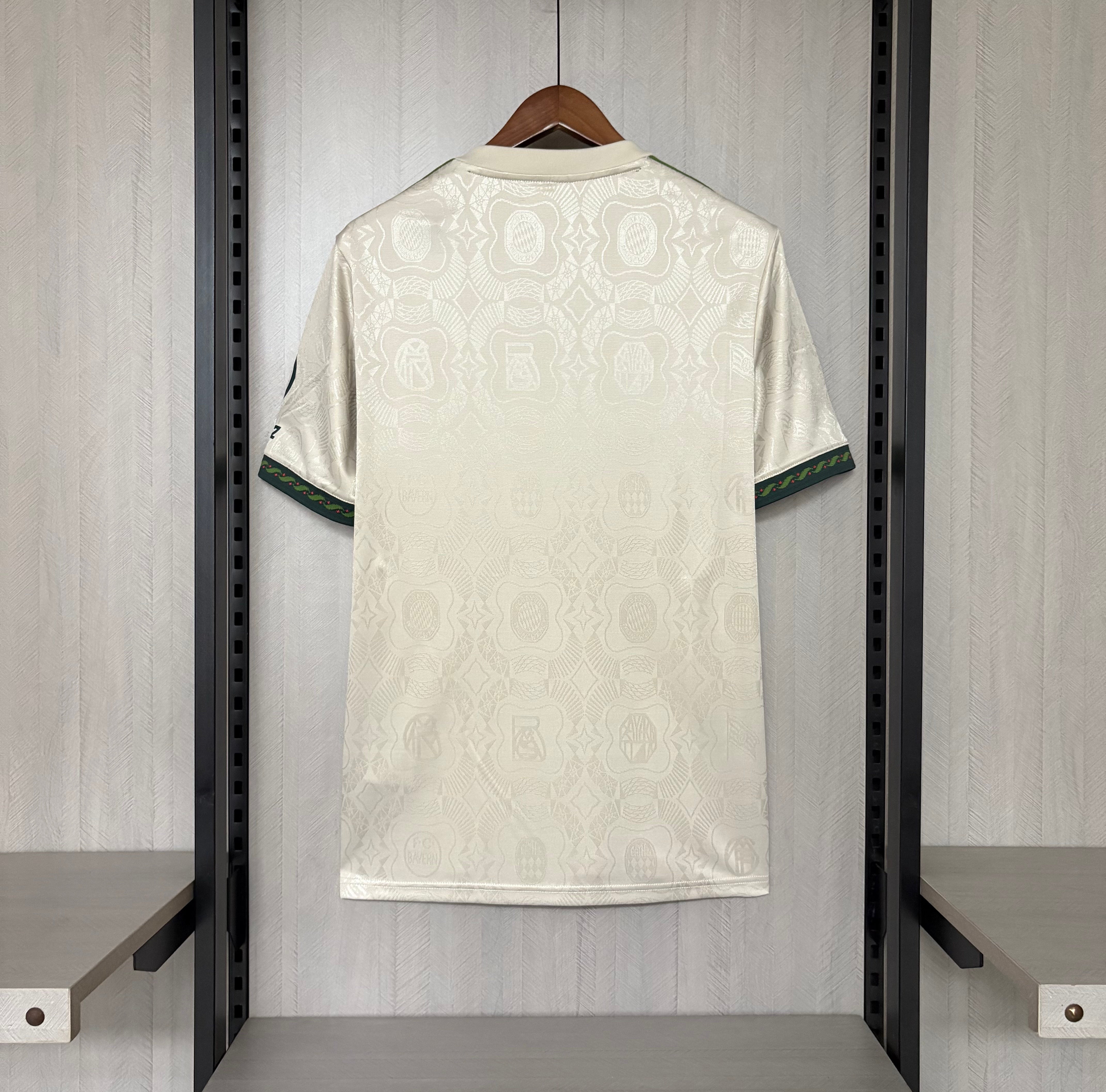 Camisa Bayern de Monique Edição Especial 25/26