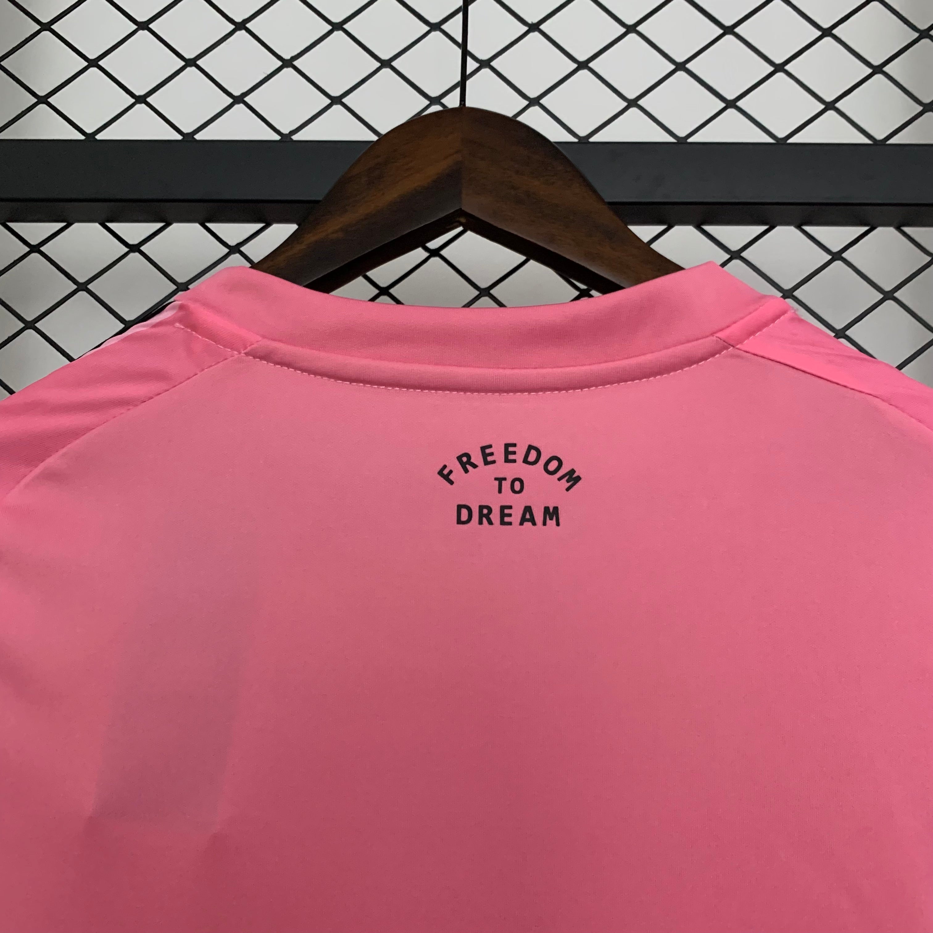 Camisa Feminina Miami Home 25/26